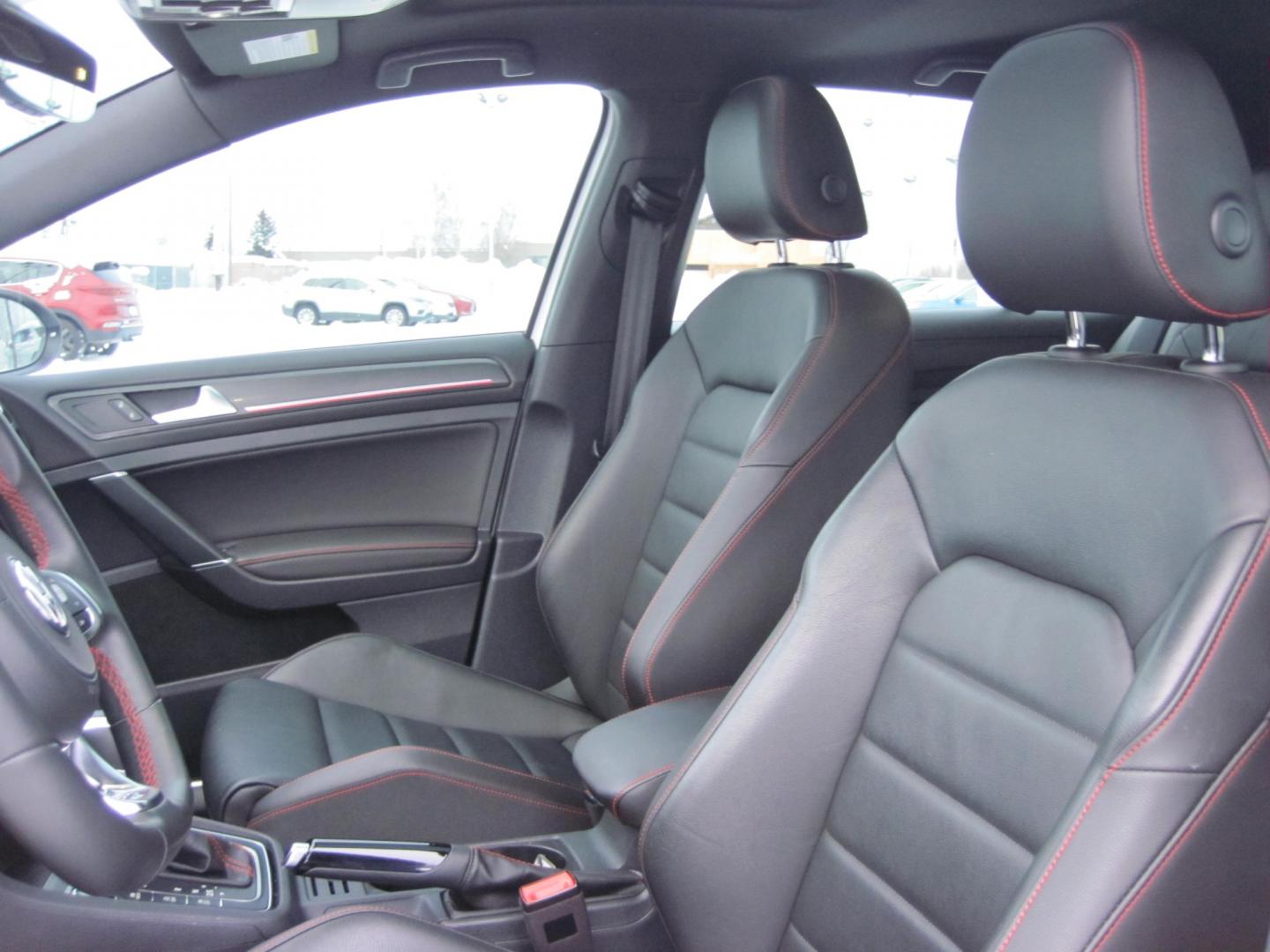 2020 white Volkswagen Golf GTI SE Hatch (3VW6T7AU2LM) with an 2.0L L4 DOHC 16V TURBO engine, 7A transmission, located at 9530 Old Seward Highway, Anchorage, AK, 99515, (907) 349-3343, 61.134140, -149.865570 - Photo#8